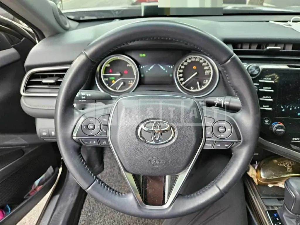 Photo 2 of 13: 2018 Toyota Camry Hybrid — Korean insurance auction