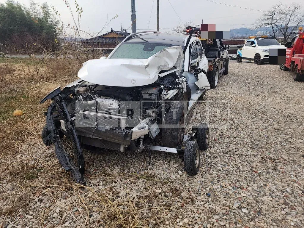 Photo 2 of 7: 2020 Mercedes-Benz GLB220 — Korean insurance auction