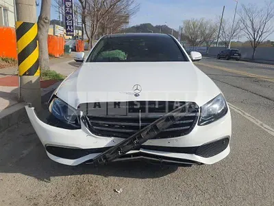 Photo 1 of 15: 2019 Mercedes-Benz E300 4Matic, VIN WDDZF4KB4KA691533 — Korean insurance auction