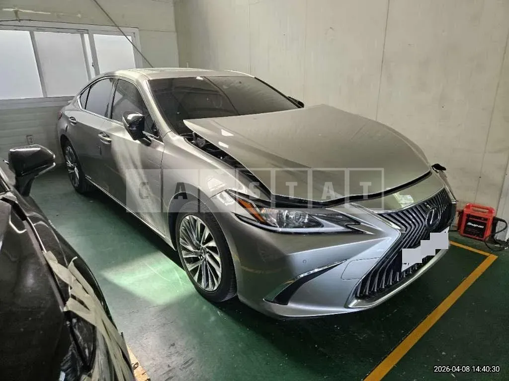 Photo 2 of 39: 2021 Lexus ES300h — Korean insurance auction