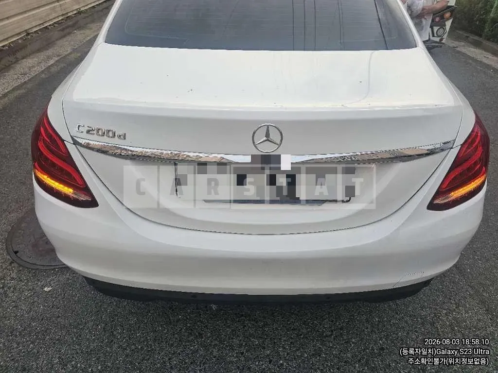 Photo 2 of 9: 2018 Mercedes-Benz C200 d — Korean insurance auction