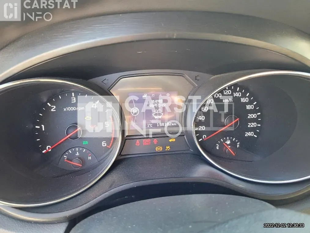 Photo 2 of 12: 2016 Kia Carnival 9 -Seater — Korean insurance auction