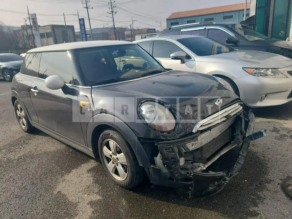 Photo 2 of 11: 2015 MINI Cooper D, VIN WMWXN310XFT957241 — Korean insurance auction