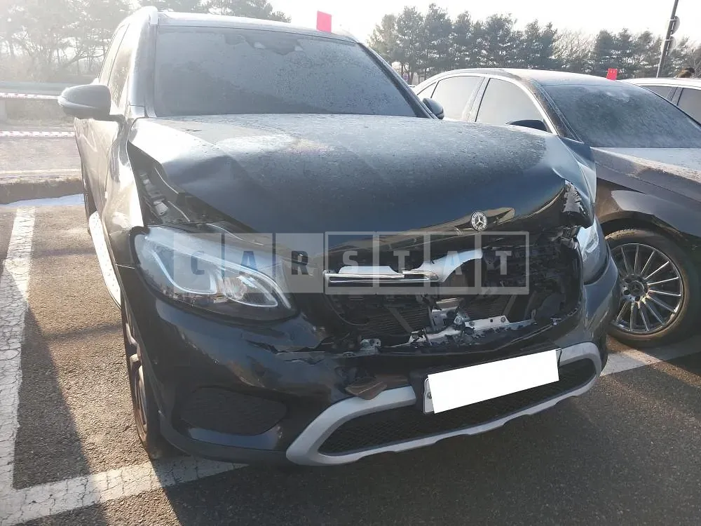 Photo 2 of 13: 2019 Mercedes-Benz GLC 350e 4Matic, VIN WDC0G5EB0KF640108 — Korean insurance auction