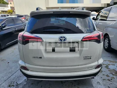 Photo 1 of 7: 2017 Toyota RAV4 Hybrid, VIN JTMDJREV9JD181620 — Korean insurance auction