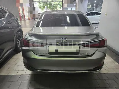 Photo 1 of 16: 2020 Lexus ES300h, VIN JTHB21B11L2108486 — Korean insurance auction