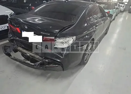 Photo 2 of 14: 2017 BMW 520d — Korean insurance auction