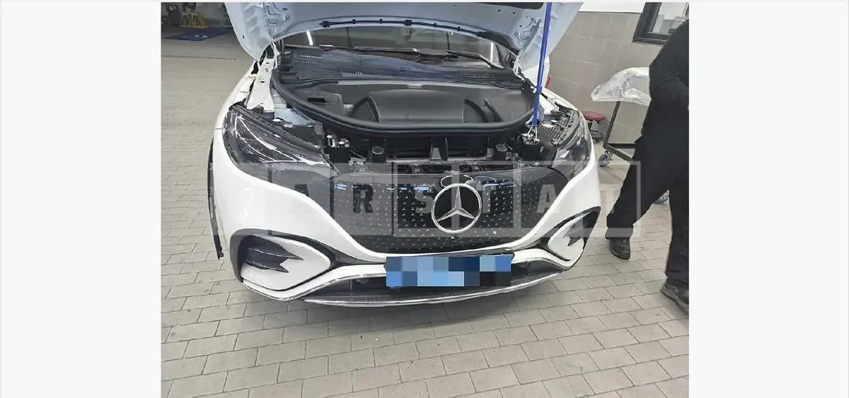 Photo 3 of 3: 2024 Mercedes-Benz (parts) EQE Grill Bottom Cover — Korean insurance auction
