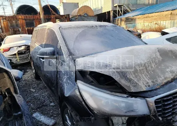 Photo 2 of 24: 2019 Kia Carnival, VIN KNAME811BKS457507 — Korean insurance auction