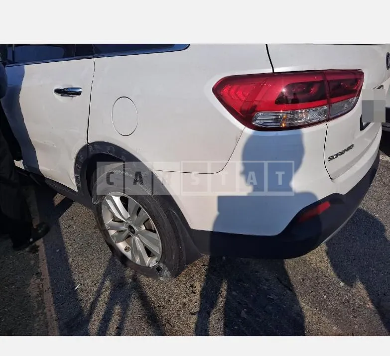 Photo 2 of 10: 2017 Kia Sorento — Korean insurance auction