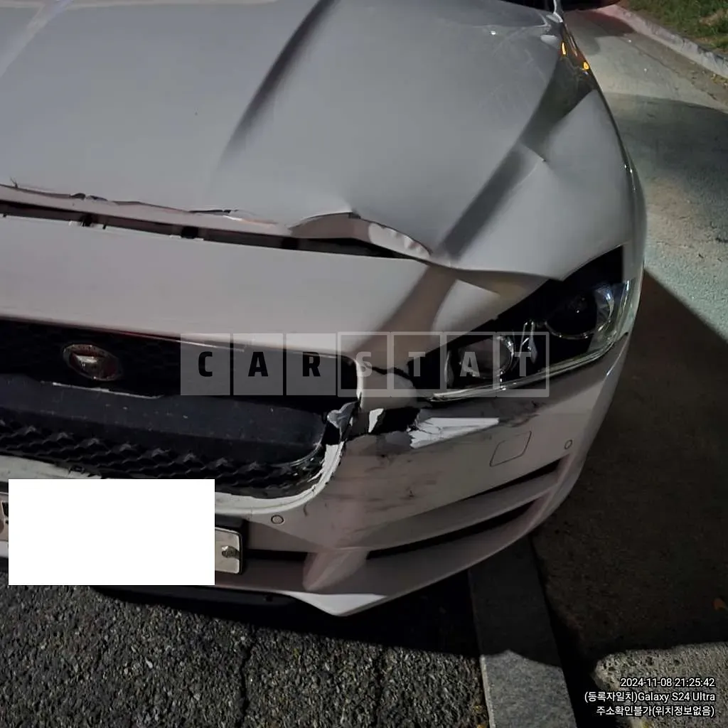 Photo 2 of 9: 2016 Jaguar XE 2.0d — Korean insurance auction