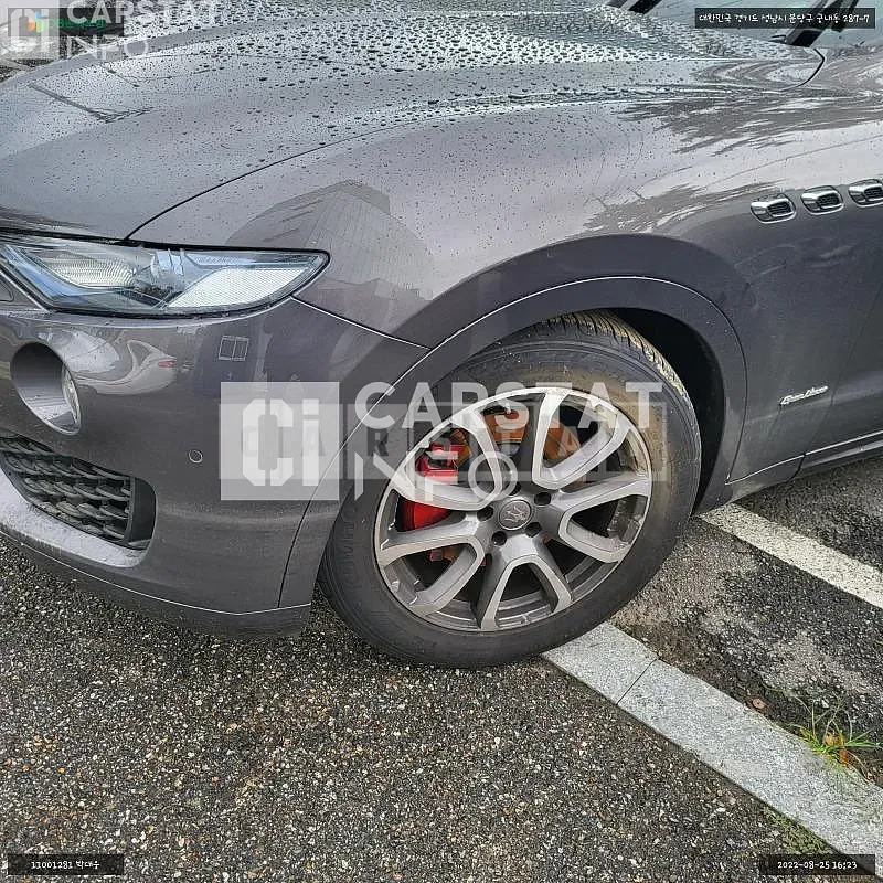 Photo 2 of 8: 2018 Maserati Levante Diesel, VIN ZN661TUG1JX289509 — Korean insurance auction