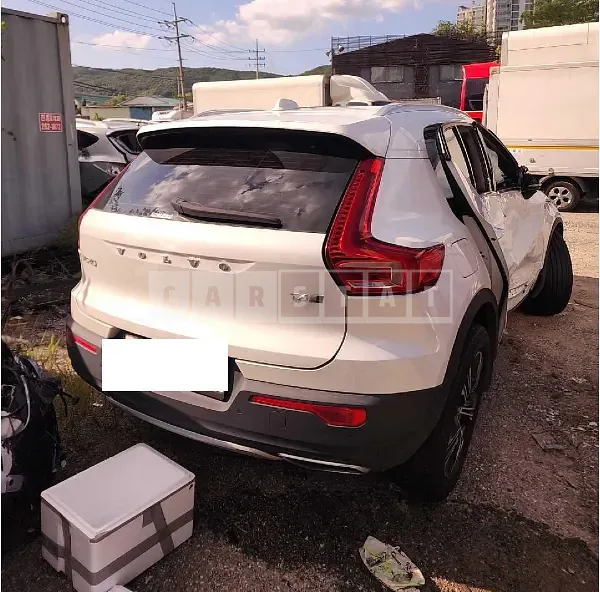 Photo 2 of 9: 2020 Volvo XC40T4 AWD — Korean insurance auction