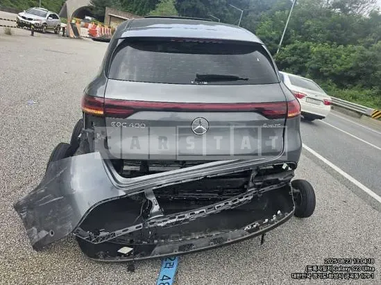 Photo 2 of 5: 2021 Mercedes-Benz EQC 400 4Matic — Korean insurance auction