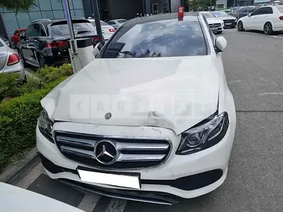 Photo 1 of 10: 2017 Mercedes-Benz E220d, VIN WDDZF0EB8HA220837 — Korean insurance auction