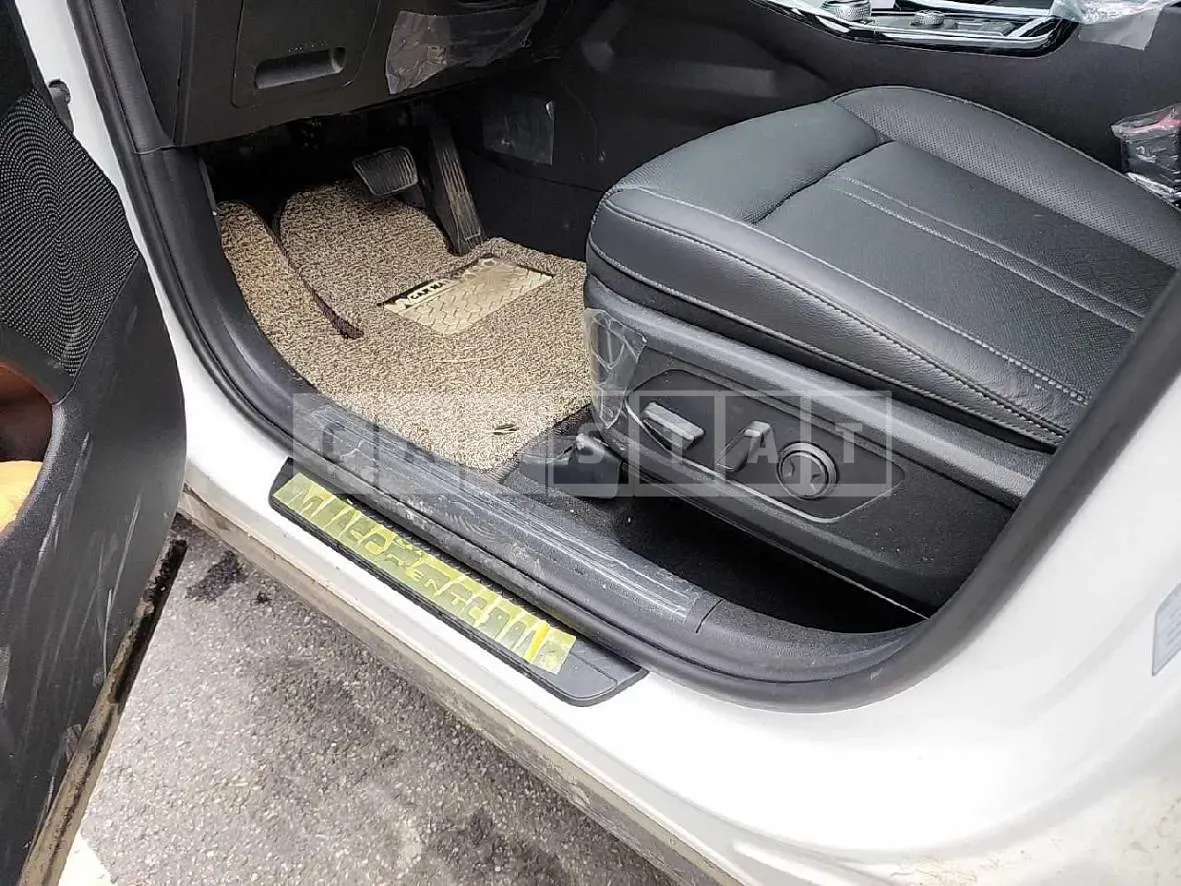Photo 2 of 48: 2020 Kia Sorento, VIN KNARH81BGMA062389 — Korean insurance auction