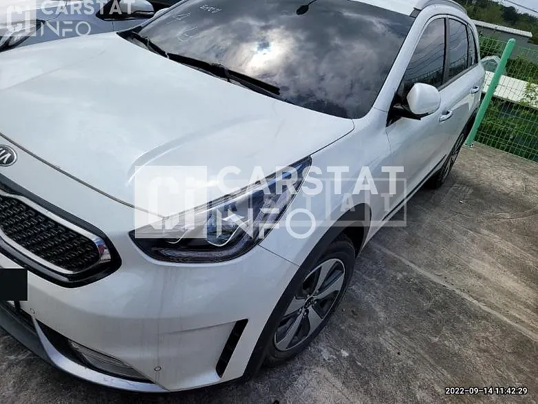 Photo 2 of 9: 2017 BMW Hybrid With Saliva — Korean insurance auction