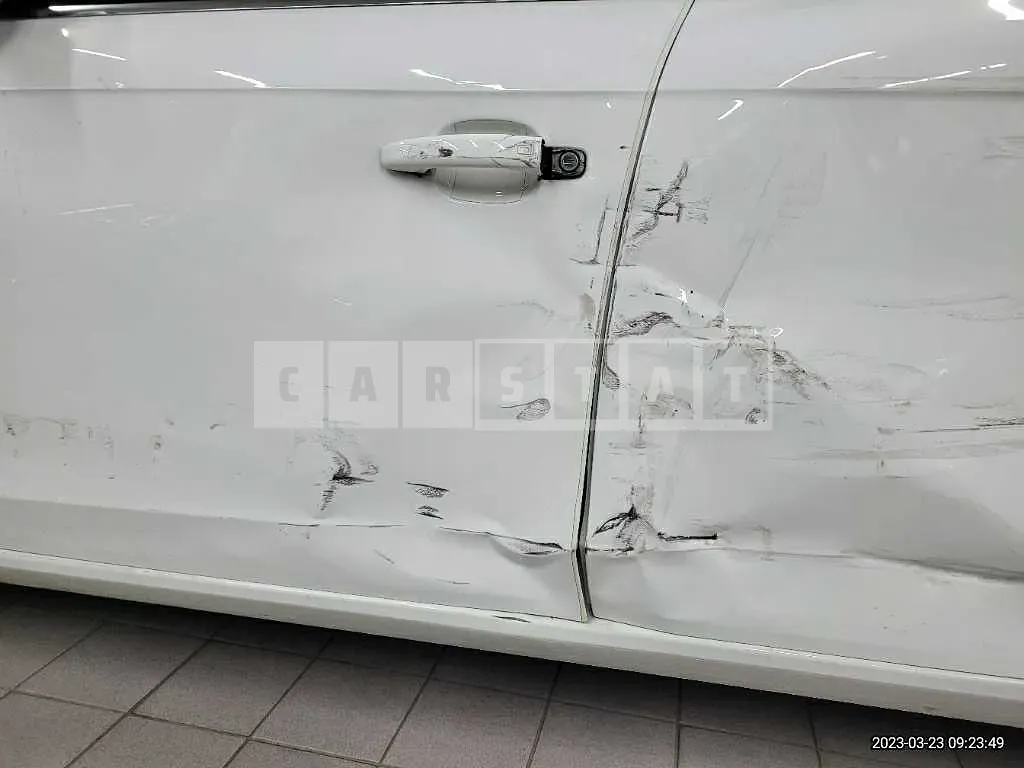 Photo 2 of 38: 2016 Audi A4 30 TDI, VIN WAUZZZ8K8GA001373 — Korean insurance auction