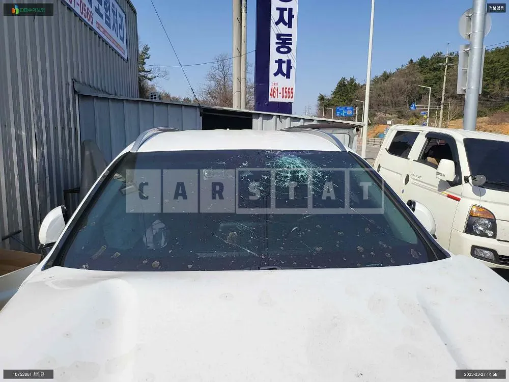 Photo 2 of 13: 2018 Hyundai Santa Fe, VIN KMHS381BBKU017352 — Korean insurance auction