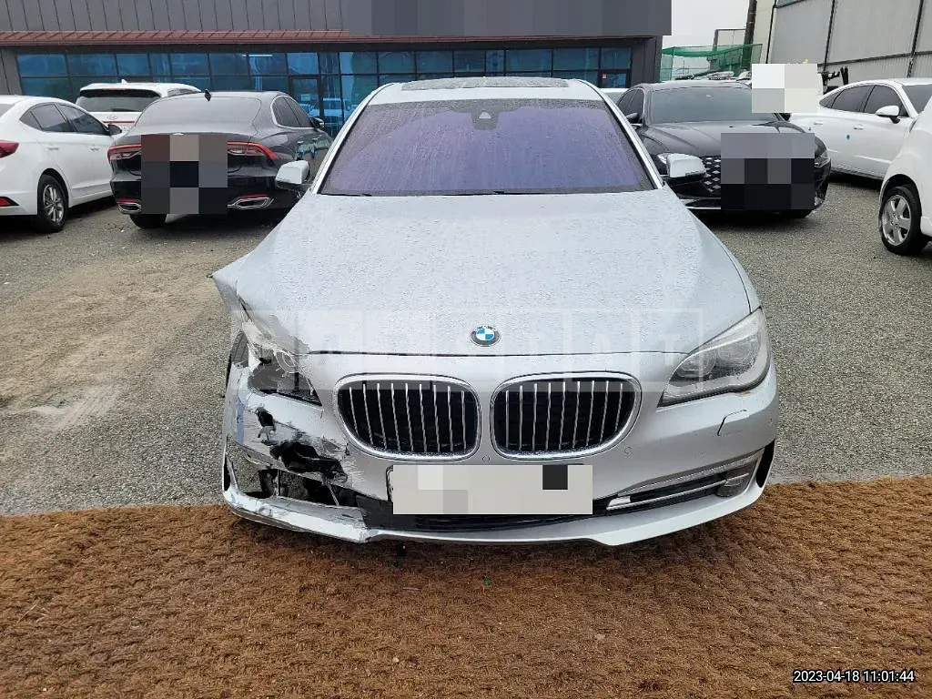 Photo 2 of 9: 2014 BMW 750Li xDrive — Korean insurance auction