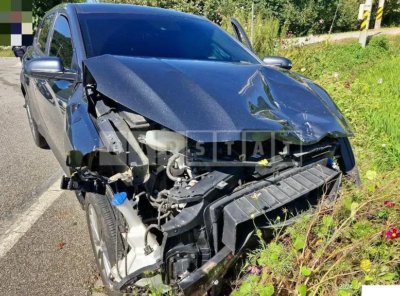 Photo 2 of 10: 2023 Kia K5 2.0 — Korean insurance auction