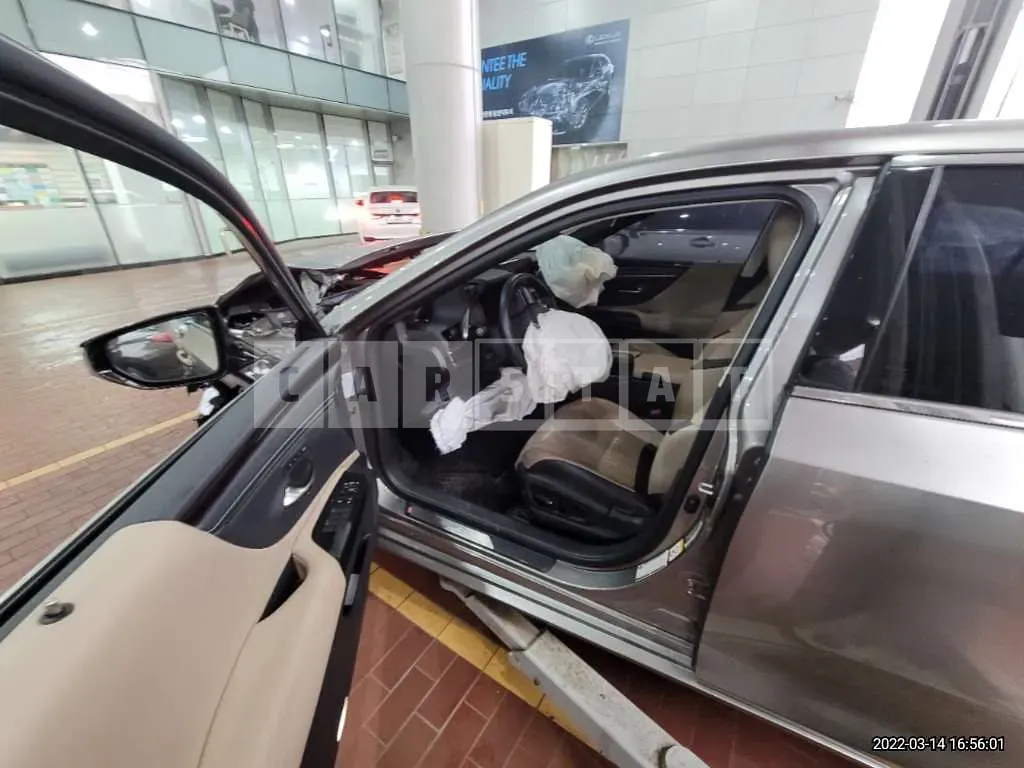 Photo 2 of 17: 2019 Lexus ES300h, VIN JTHB21B19K2009381 — Korean insurance auction