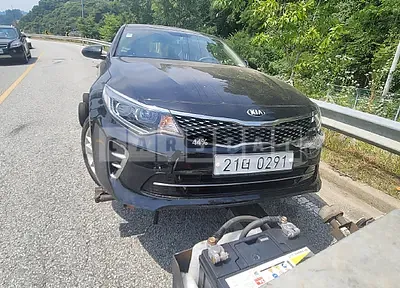 Photo 1 of 10: 2017 Kia K5 — Korean insurance auction