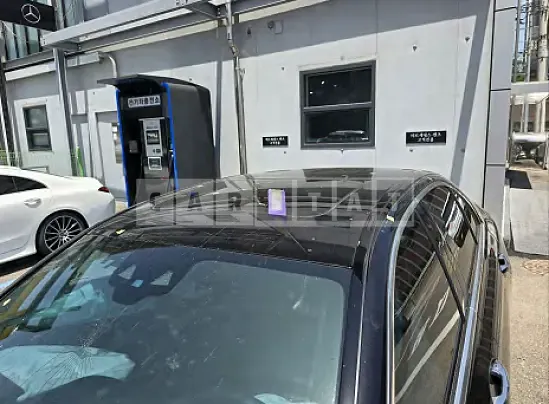 Photo 2 of 21: 2018 Mercedes-Benz E 300 — Korean insurance auction