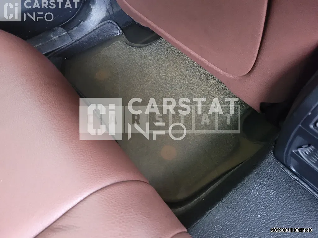 Photo 2 of 15: 2015 BMW Calm 520d — Korean insurance auction