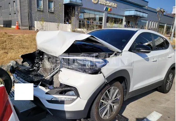 Photo 2 of 6: 2016 Hyundai Tucson, VIN KMHJ381ABGU017246 — Korean insurance auction