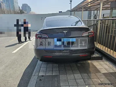Photo 1 of 20: 2022 Tesla Model Y Long Range — Korean insurance auction