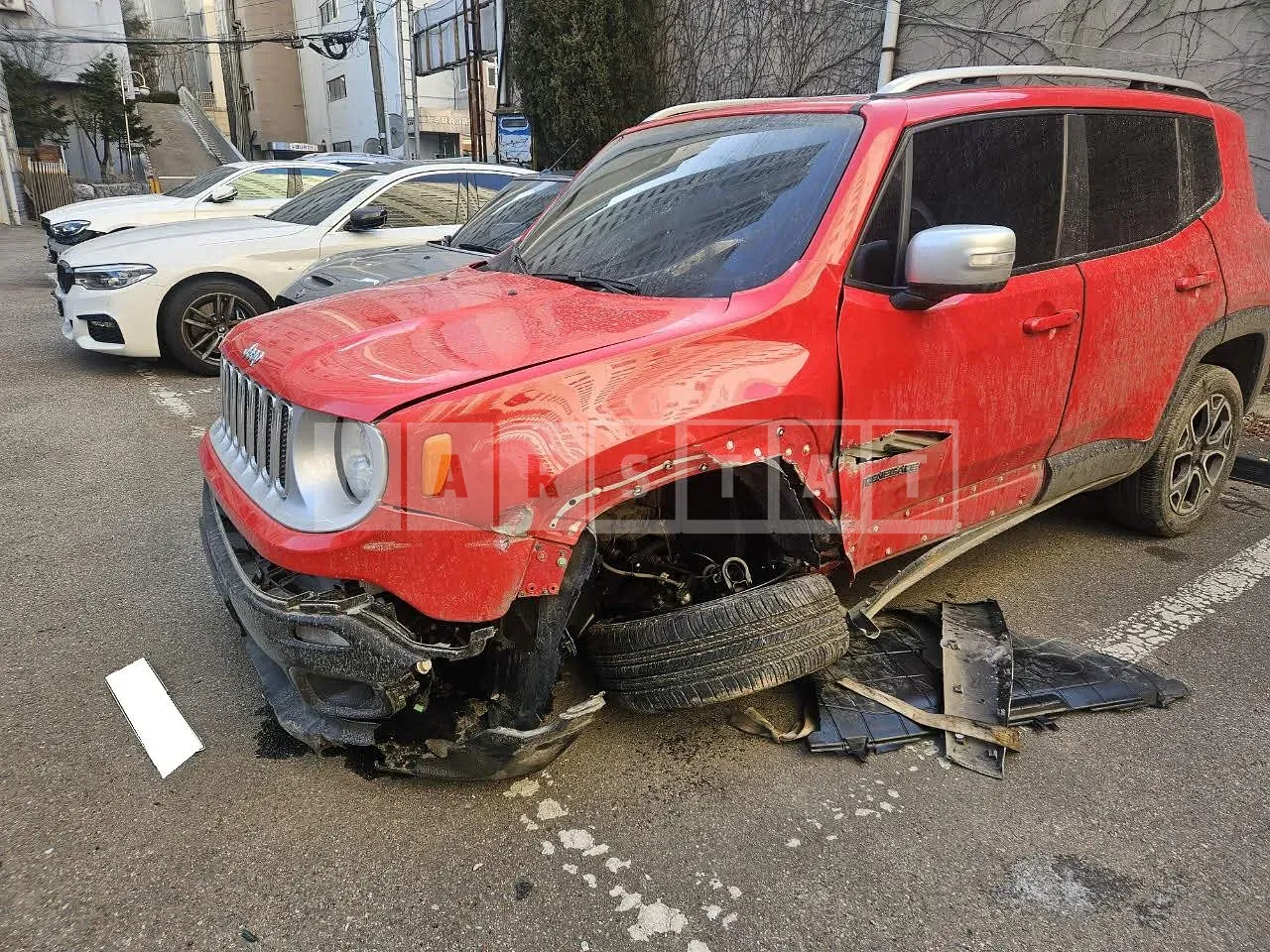 Photo 2 of 11: 2015 Jeep Renegade, VIN 1C4BU0000FPC38640 — Korean insurance auction