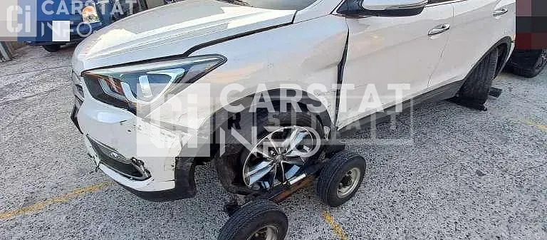 Photo 2 of 9: 2016 Hyundai Santa Fe, VIN KMHSW81UBGU638113 — Korean insurance auction