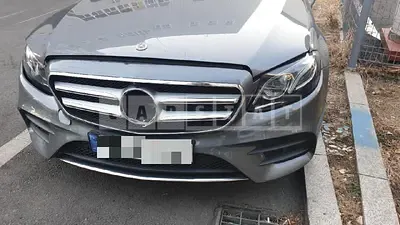 Photo 1 of 16: 2018 Mercedes-Benz E 300, VIN WDDZF4JB8KA540275 — Korean insurance auction