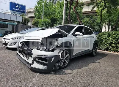 Photo 1 of 19: 2019 Hyundai Kona, VIN KMHK4815GKU409360 — Korean insurance auction