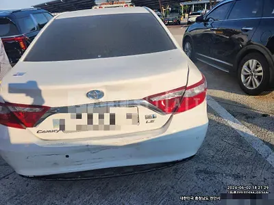 Photo 1 of 9: 2016 Toyota Camry Hybrid LE — Korean insurance auction