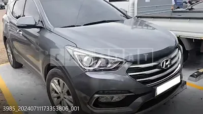 Photo 1 of 8: 2017 Hyundai Santa Fe, VIN KMHSW81UDHU765788 — Korean insurance auction