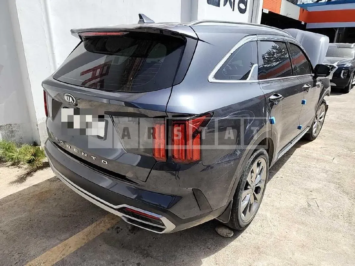 Photo 2 of 8: 2020 Kia Sorento 2.2, VIN KNARH81BGMA056349 — Korean insurance auction