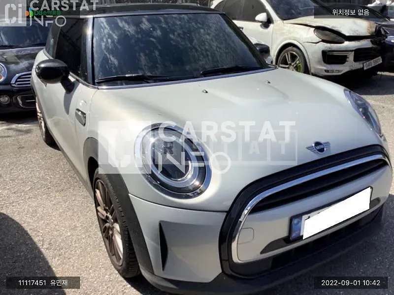 Photo 2 of 7: 2021 MINI Cooper, VIN WMW41DH08N2R29937 — Korean insurance auction