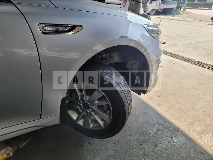 Photo 2 of 4: 2018 Kia K5 LPI — Korean insurance auction