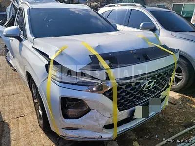 Photo 1 of 24: 2018 Hyundai Santa Fe 2.2 (4WD) — Korean insurance auction