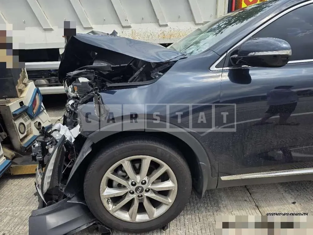 Photo 2 of 4: 2016 Kia Sorento 4WD — Korean insurance auction