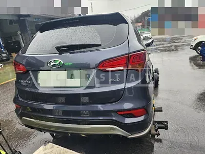 Photo 1 of 18: 2017 Hyundai Santa Fe DM 2.0, VIN KMHSW81UBJU809847 — Korean insurance auction