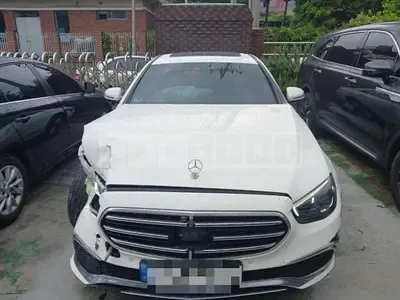Photo 1 of 13: 2022 Mercedes-Benz E250 — Korean insurance auction