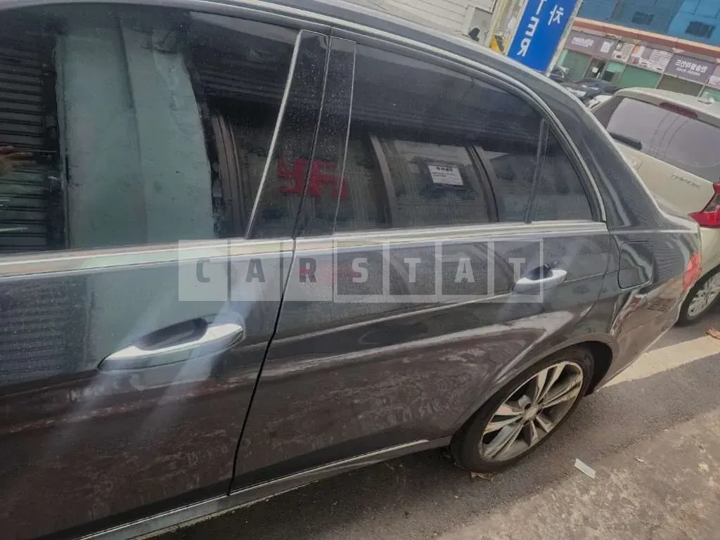 Photo 2 of 9: 2016 Mercedes-Benz E300 4Matic, VIN WDDHF8BB0GB273958 — Korean insurance auction