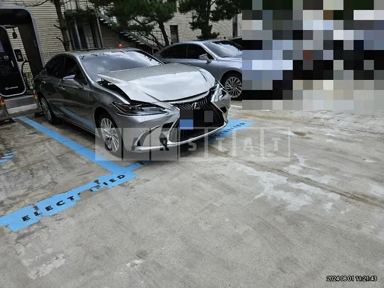 Photo 2 of 21: 2024 Lexus ES300h — Korean insurance auction