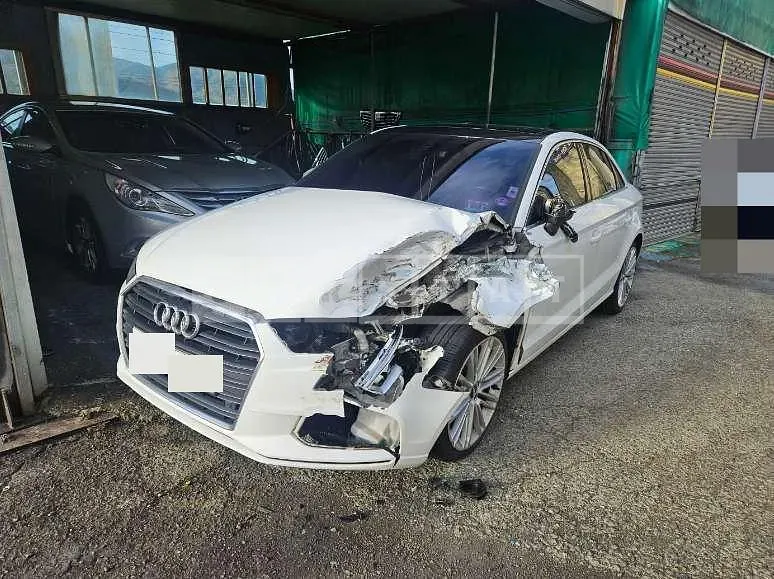 Photo 2 of 8: 2018 Audi A3 40 TFSI, VIN WAUZZZ8V7J1083081 — Korean insurance auction