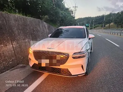 Photo 1 of 16: 2022 Genesis GV70-E AWD — Korean insurance auction