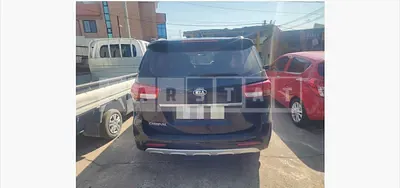 Photo 1 of 9: 2016 Kia Carnivals — Korean insurance auction