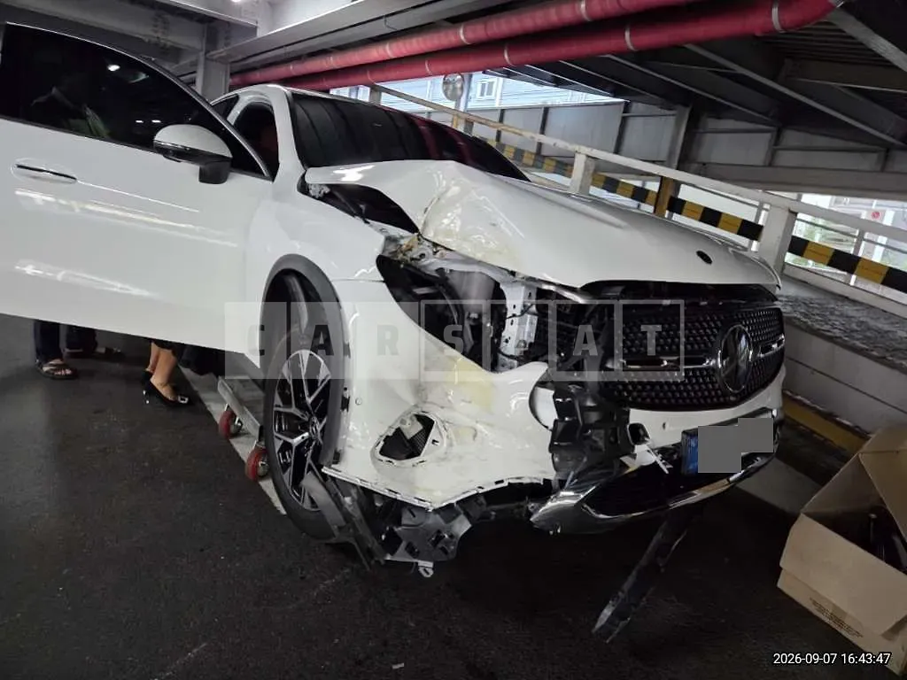 Photo 2 of 22: 2026 Mercedes-Benz GLC 300 4Matic Coupe — Korean insurance auction